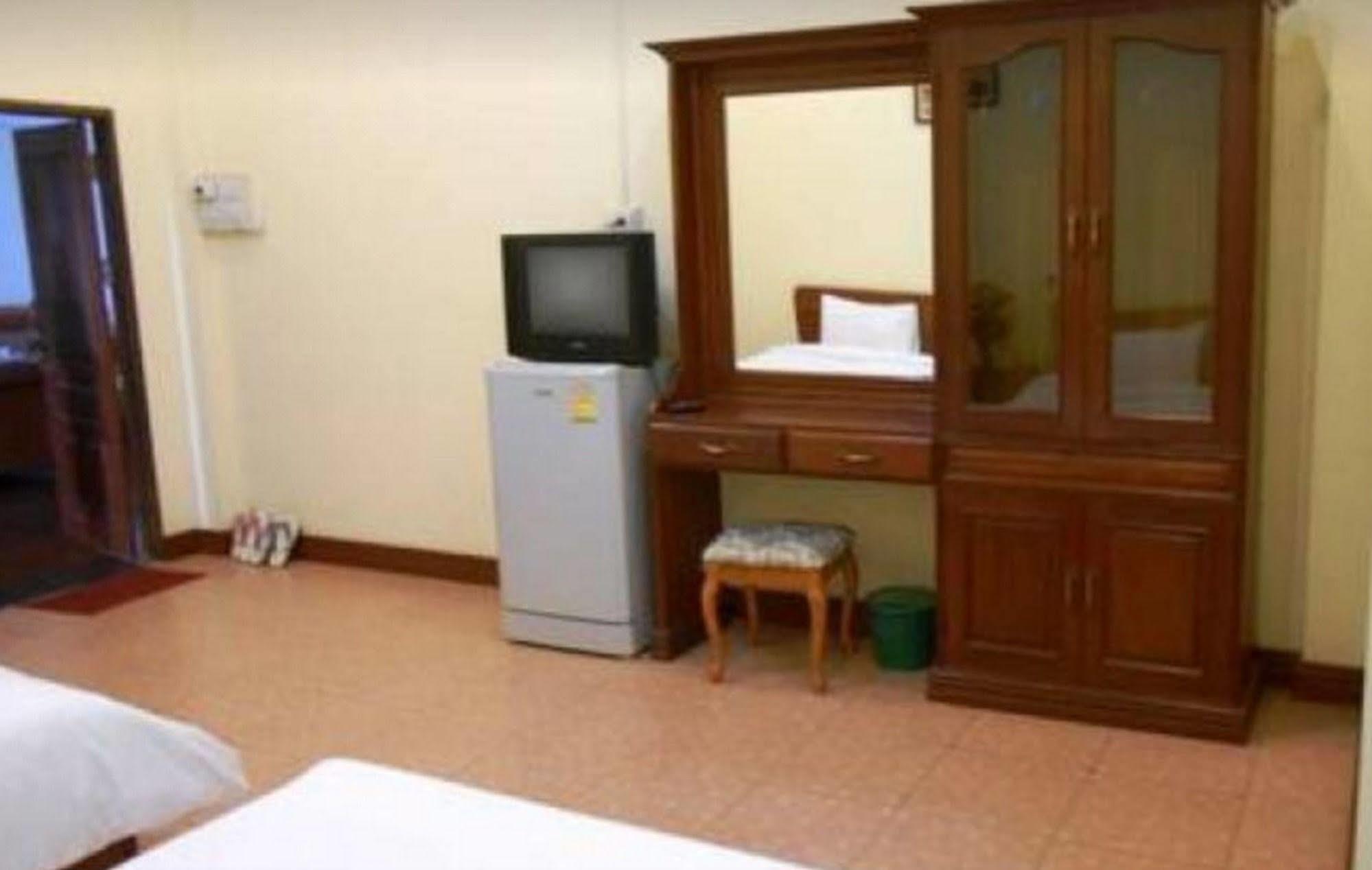 Sengkeo Hotel Вьентьян Экстерьер фото