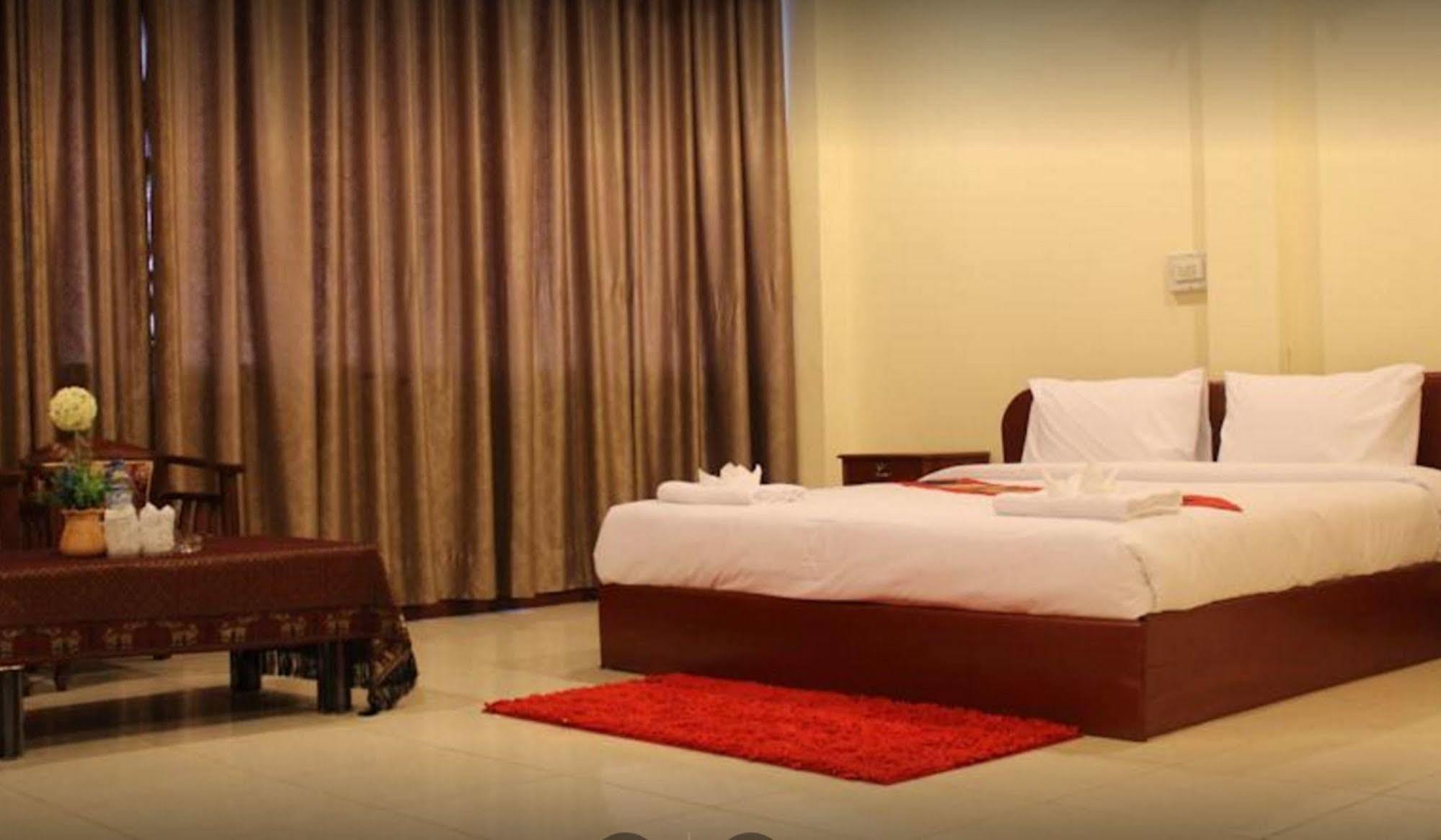 Sengkeo Hotel Вьентьян Экстерьер фото